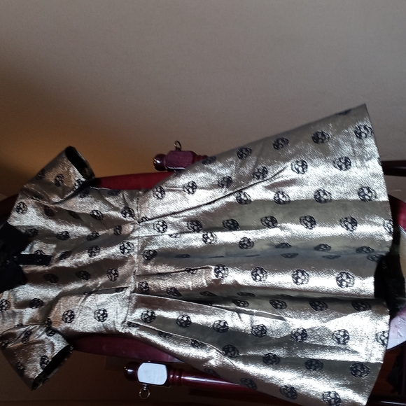 Modcloth Dress Gold metallic with black sculls with collar NWT Size 2 - Picture 2 of 6